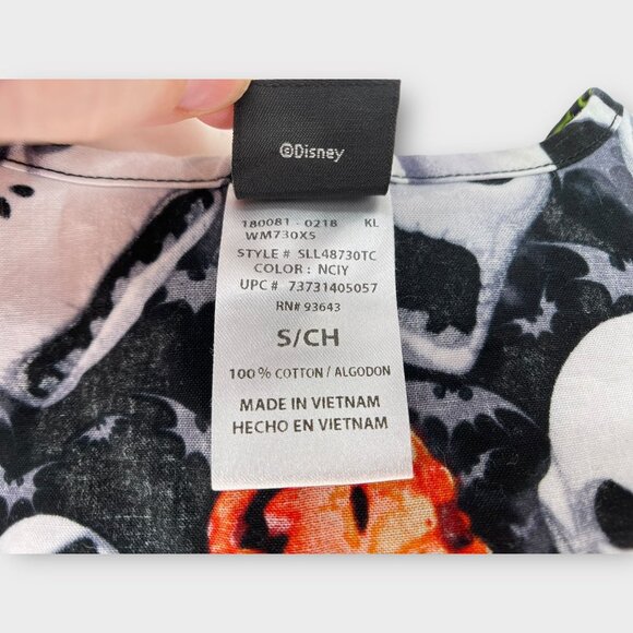 Disney Nightmare Before Christmas Halloween Vintage Wrap Style Scrub Top Small - Picture 6 of 8